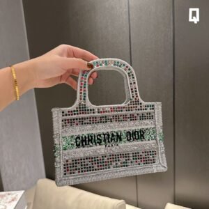 CHRISTIAN DIOR