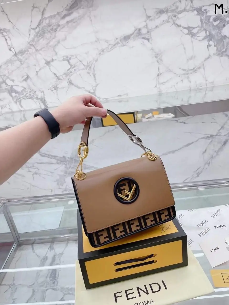 FENDI Roma Way Tan Tote Bag FENDI Roma Way Tan Tote Bag