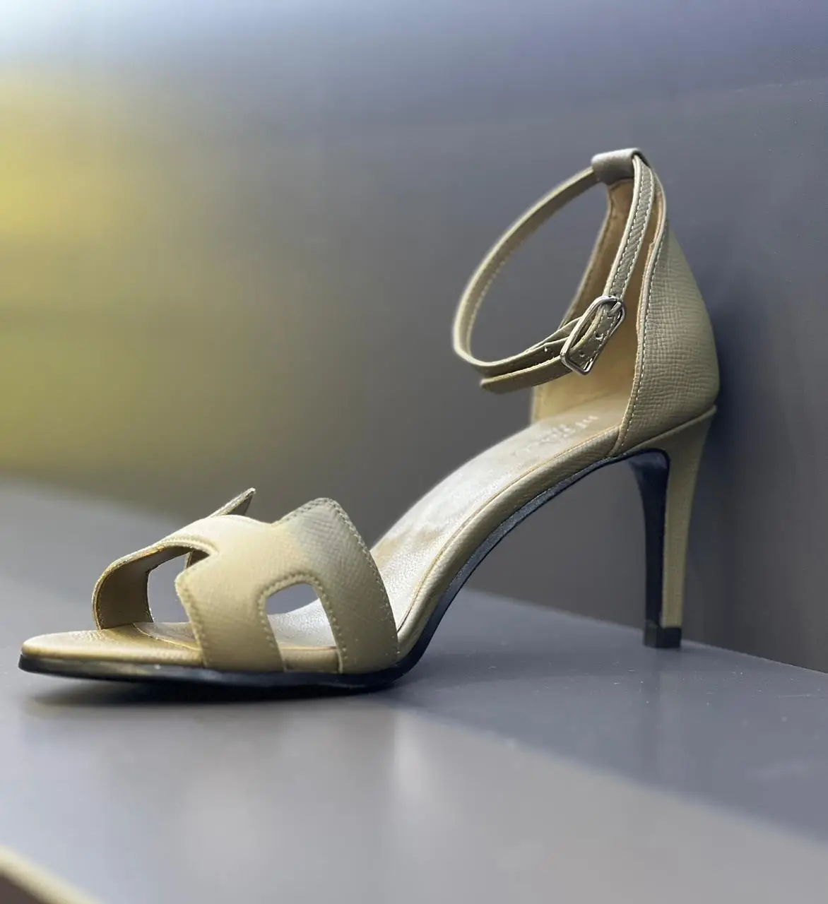 Hermes Beige Leather Premiere Ankle Strap Sandals Hermes Beige Leather Premiere Ankle Strap Sandals
