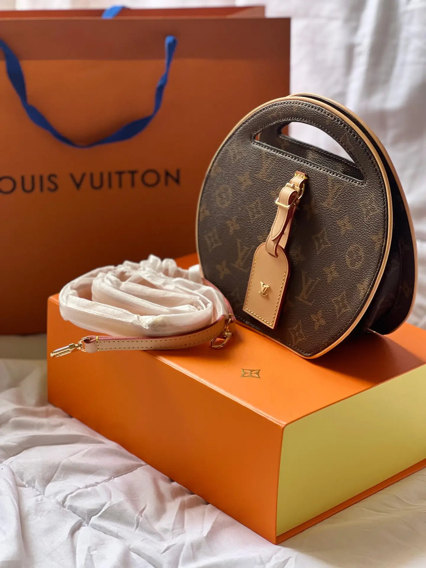 Louis Vuitton Monogram Canvas Shoulder Bag Louis Vuitton Monogram Canvas Shoulder Bag