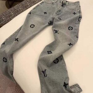 LOUSE VUITTON