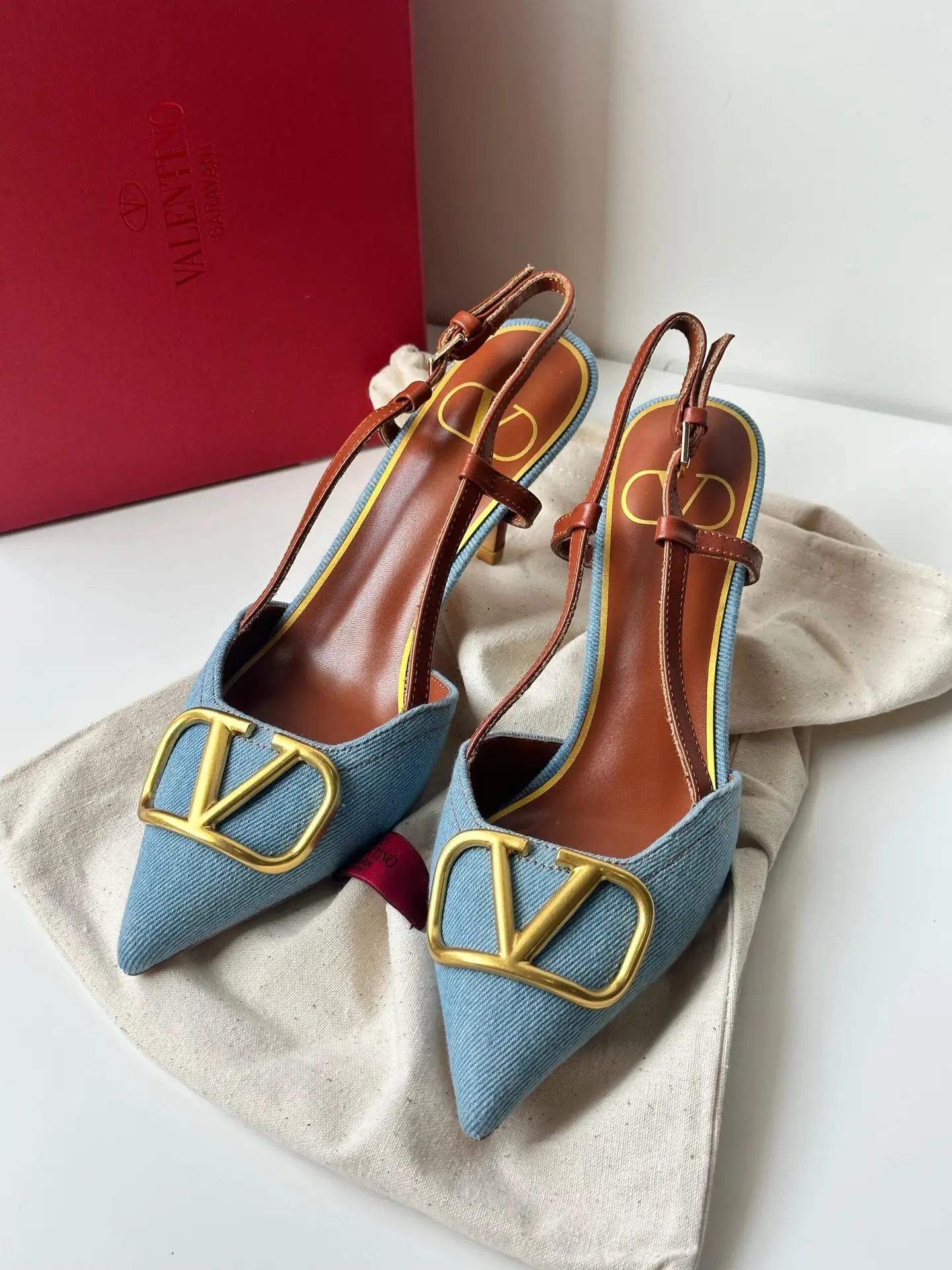 Valentino Garavani Blue VLogo Heels Valentino Garavani Blue VLogo Heels
