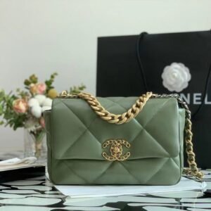 Chanel Pre-Loved Medium Caviar Classic Flap Bag