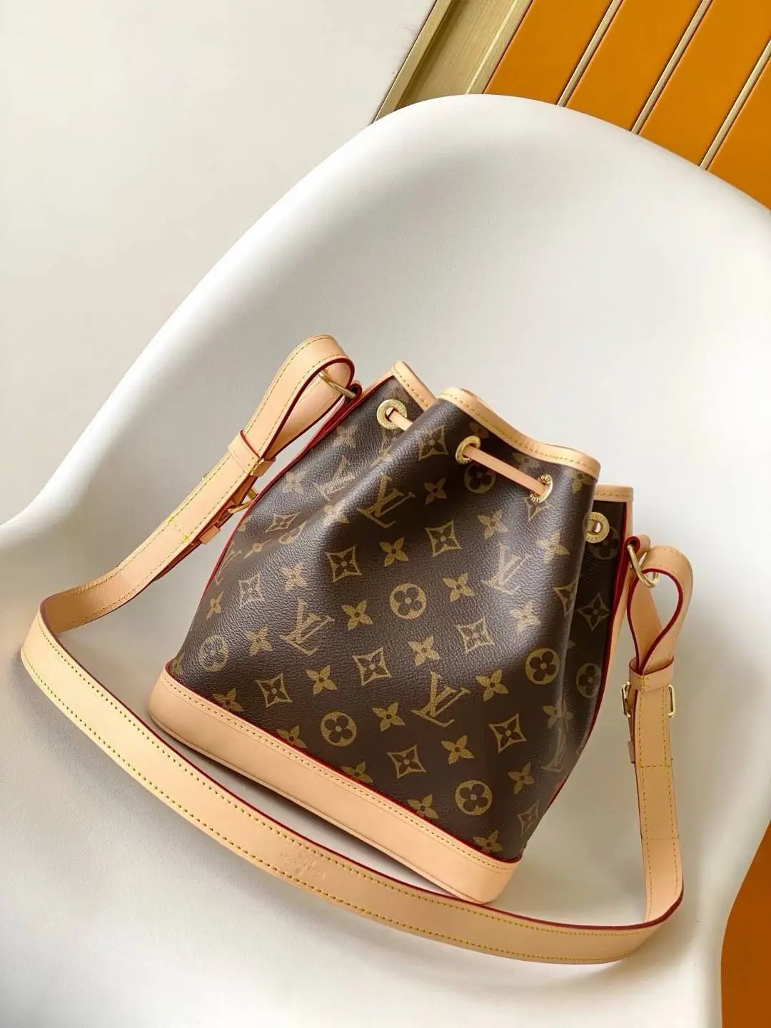 Louis Vuitton Monogram Canvas Louis Vuitton Monogram Canvas